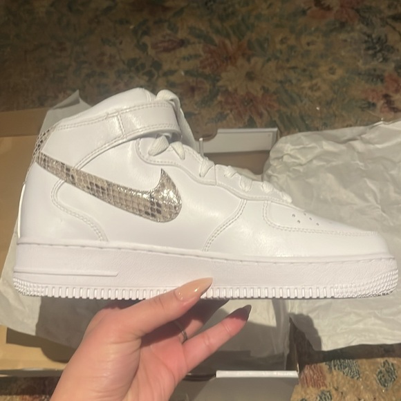 Nike Air Force 1 '07 Mid White Leather Snake Swoosh (Women's) sz 8 DD8959-110 - Picture 3 of 6